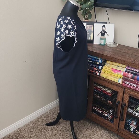 Tommy Hilfiger dress - Picture 3 of 7